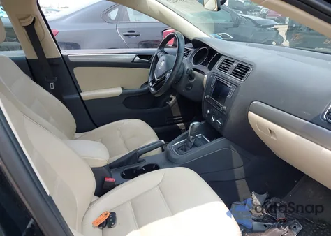 2017 Volkswagen Jetta 1.4T Se из США, поврежденный, VIN 3VWDB7AJ8HM251527